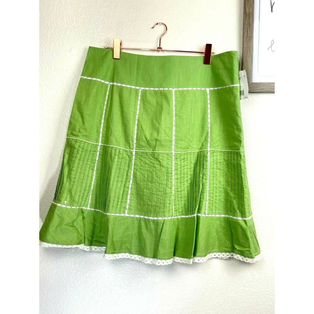 Axcess Liz Claiborne Garden Green White Trim Flare Knee Length Size 16 NWT